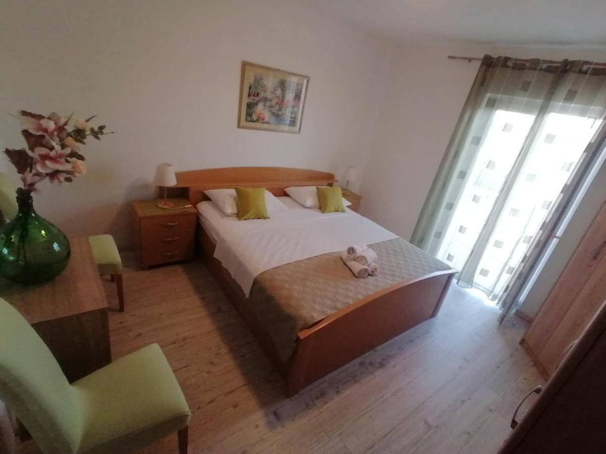 Apartmani Niki Hvar Hvar Town Exterior photo