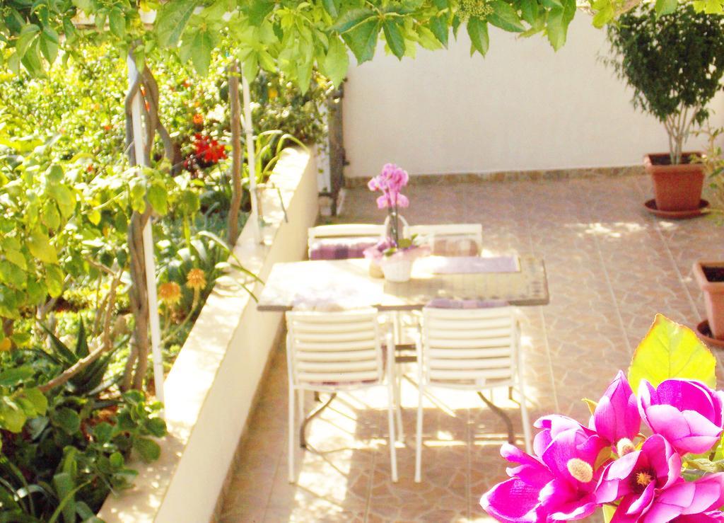 Apartmani Niki Hvar Hvar Town Exterior photo